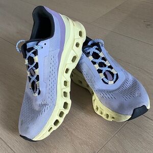 ONCLOUD On Cloud Monster Sneakers Running Shoes Women’s 9